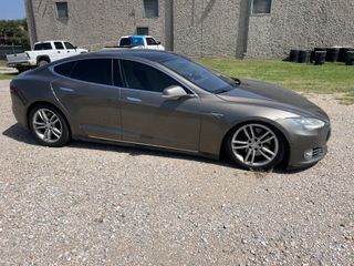 2015 Tesla Model S - Exterior Side Passenger